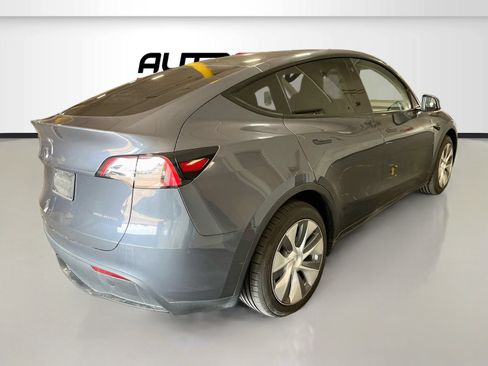 Used 2023 Tesla Model Y Long Range AWD/4WD image 7
