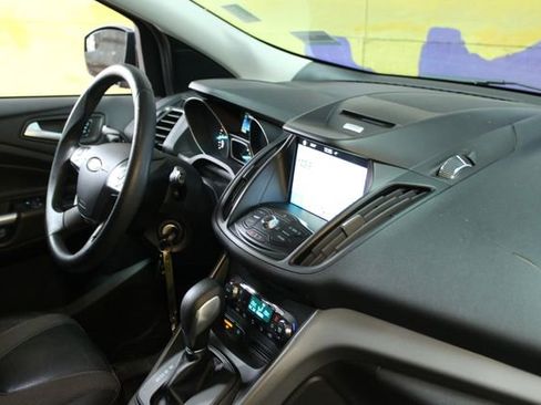 Used 2016 Ford Escape SE w/ SE Chrome Package image 10