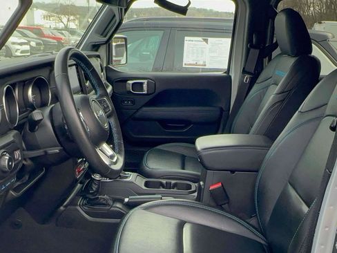 Used 2023 Jeep Wrangler Unlimited Rubicon 4xe w/ Cold Weather Group image 15