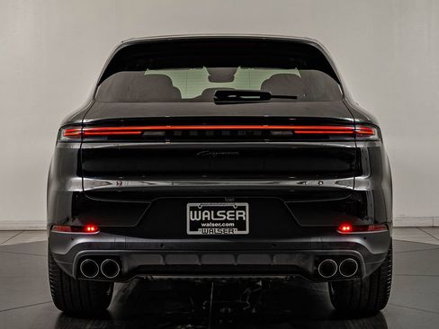 New 2026 Porsche Cayenne AWD/4WD image 7