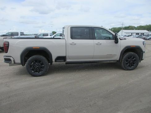 New 2026 GMC Sierra 2500 AT4 w/ AT4 Premium Plus Package AWD/4WD image 3