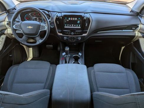 Used 2018 Chevrolet Traverse LT image 25