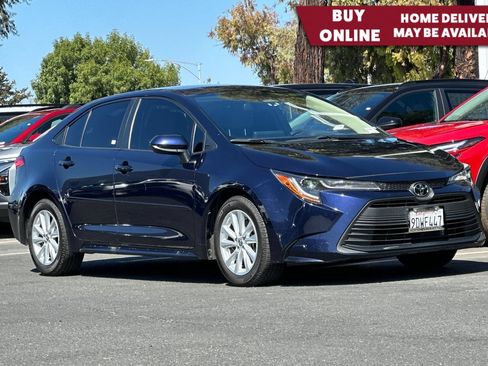 Used 2023 Toyota Corolla LE w/ LE Convenience Package FWD image 1