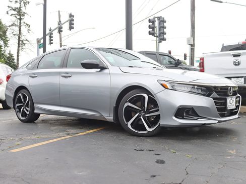 Used 2022 Honda Accord Sport image 2