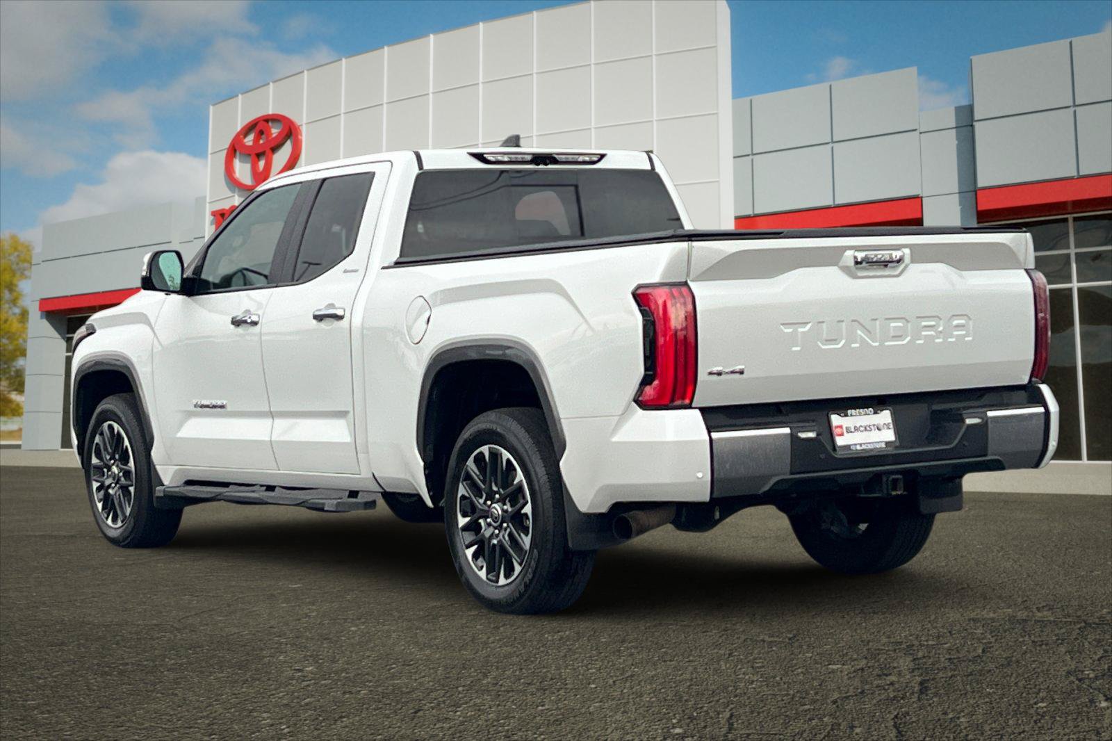 Used 2024 Toyota Tundra Limited AWD/4WD image 5