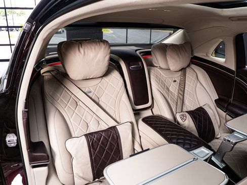 Used 2018 Mercedes-Benz Maybach S 560 4MATIC image 54