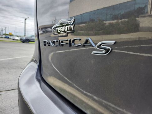 Used 2020 Chrysler Pacifica Limited w/ S Appearance Package FWD image 49