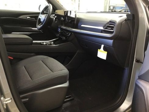 New 2026 Chevrolet Traverse LT w/ LPO, Floor Liner Package image 54