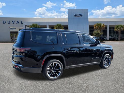 Used 2022 Jeep Wagoneer Series III w/ Premium Group I image 4