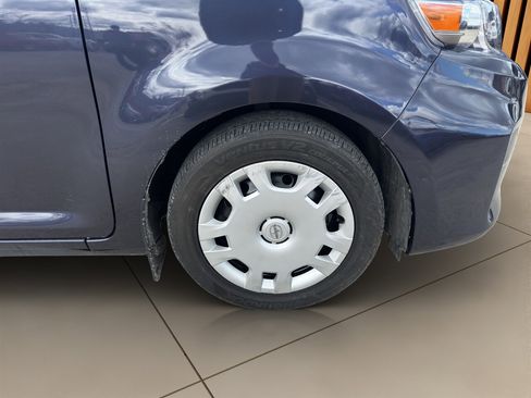 Used 2012 Scion xB FWD image 19