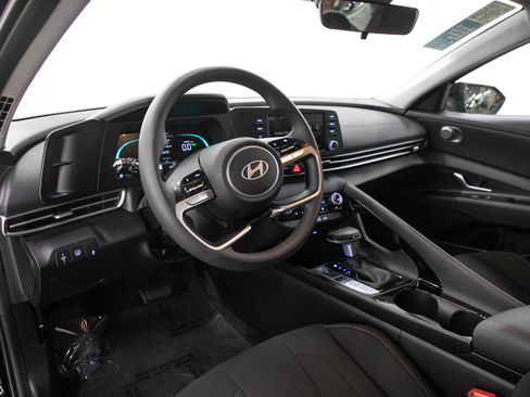 Used 2026 Hyundai Elantra Hybrid FWD image 22