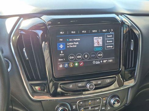 Used 2023 Chevrolet Traverse LT AWD/4WD image 18