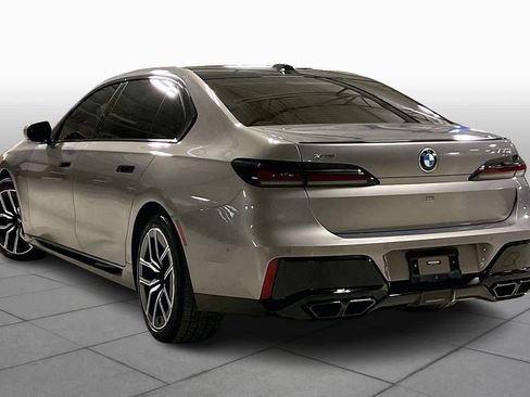 Used 2023 BMW 760i xDrive image 12