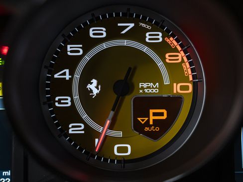 Used 2014 Ferrari F12 Berlinetta RWD image 34