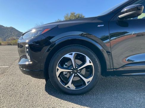 Used 2024 Ford Escape ST-Line Elite w/ Premium Technology Package image 10