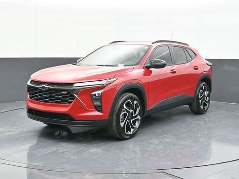 New 2026 Chevrolet Trax RS w/ Sunroof Package image 3