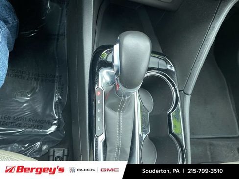 Certified 2024 Buick Encore GX Preferred FWD image 19