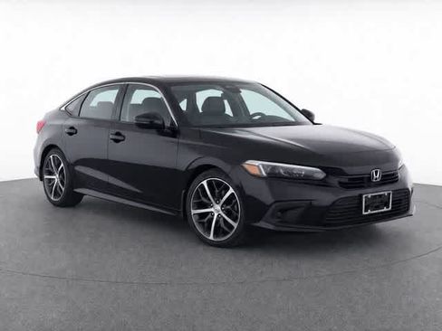 Used 2023 Honda Civic Touring image 3