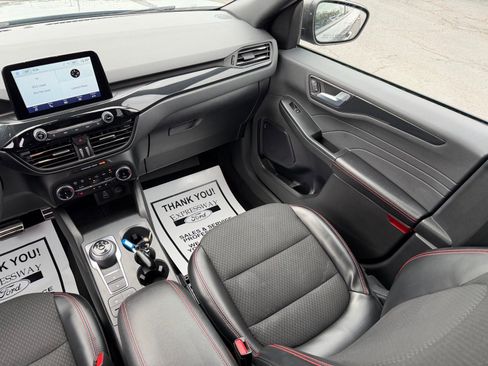 Used 2024 Ford Escape ST-Line image 18