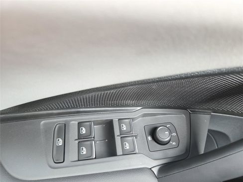 New 2026 Volkswagen Tiguan SE R-Line AWD/4WD image 13