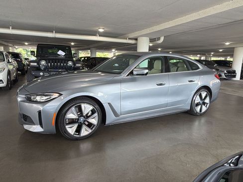 Used 2023 BMW i4 eDrive40 RWD image 11