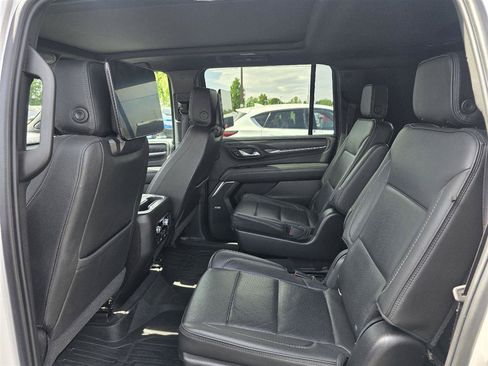 Used 2021 GMC Yukon XL Denali AWD/4WD image 10