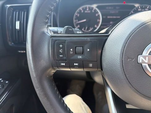Used 2022 Nissan Pathfinder SV FWD image 39