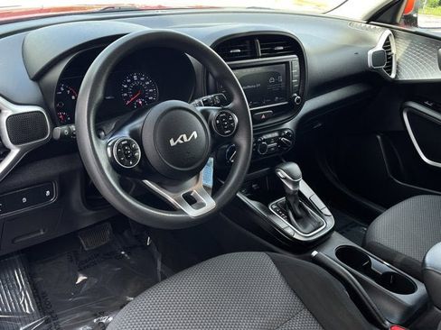 Used 2022 Kia Soul LX FWD image 11