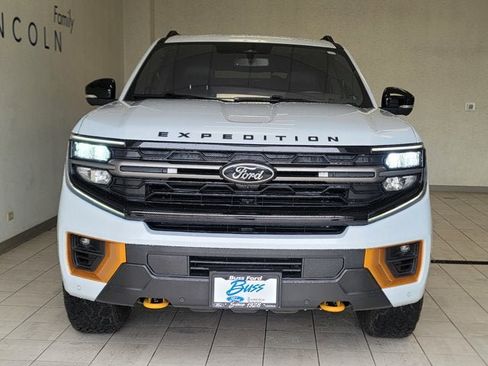 Used 2025 Ford Expedition Tremor AWD/4WD image 2