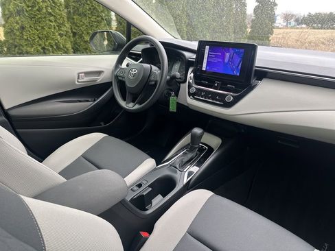 Certified 2025 Toyota Corolla LE image 33