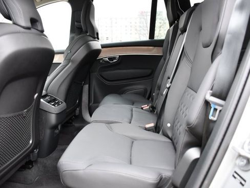 Certified 2025 Volvo XC90 B6 Plus image 14