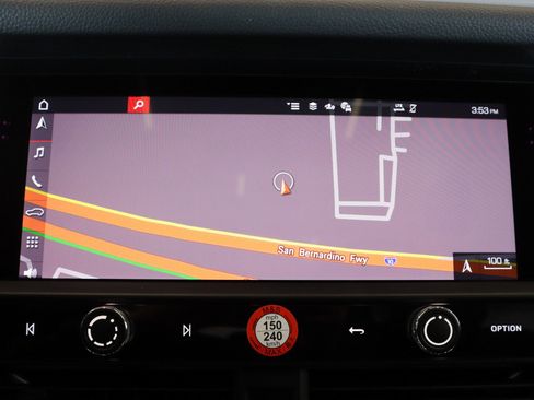 New 2026 Porsche Macan image 18