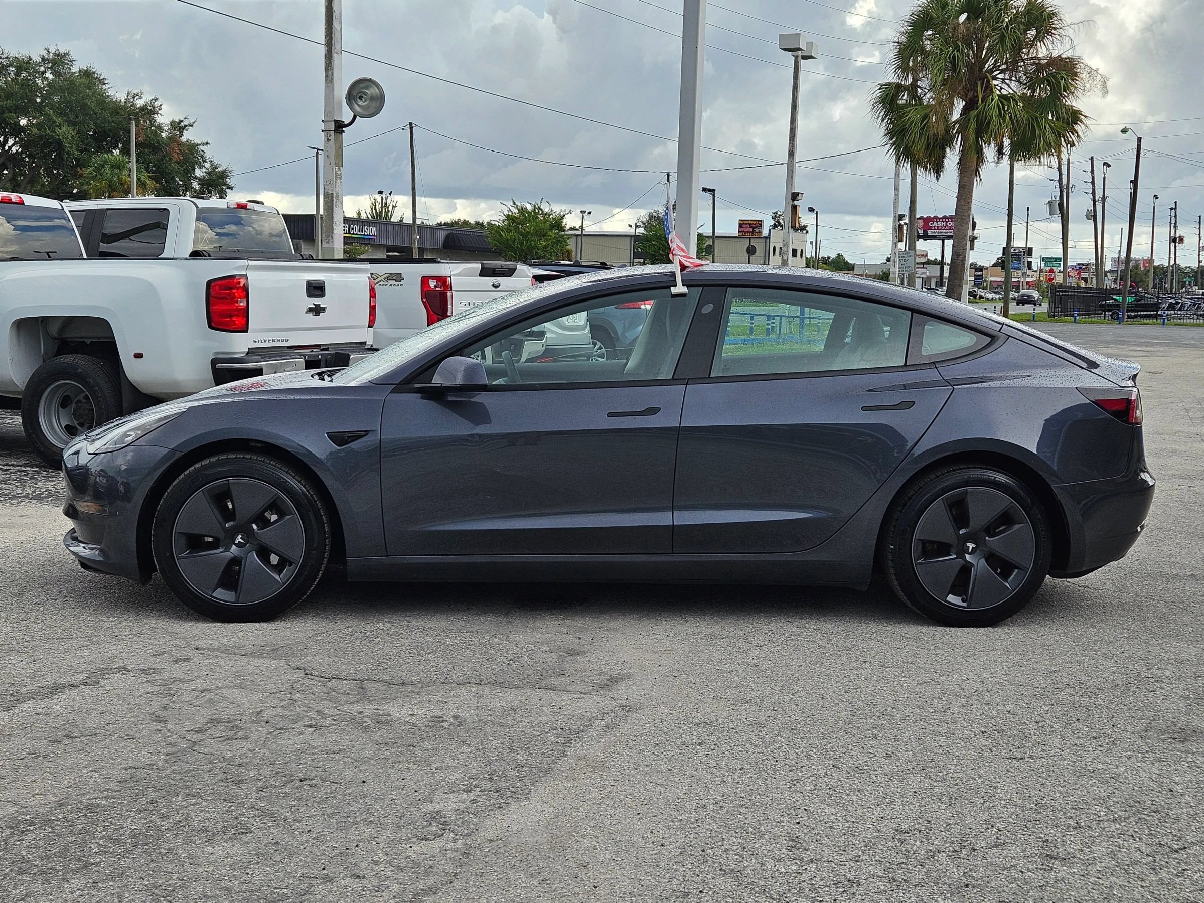 Used 2023 Tesla Model 3 Standard Range RWD image 5