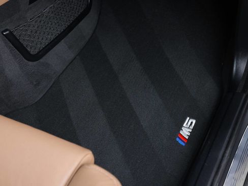 Used 2006 BMW M5 image 74