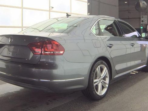 Used 2015 Volkswagen Passat 1.8T SE image 3