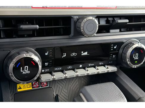 Certified 2025 Toyota Tacoma 4x4 Double Cab Hybrid image 21