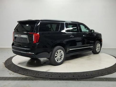 Used 2023 GMC Yukon XL SLT w/ SLT Premium Package AWD/4WD image 8