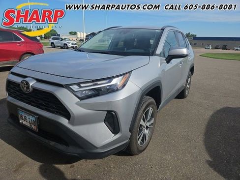 Used 2022 Toyota RAV4 XLE AWD/4WD image 1