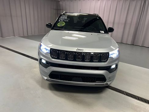 Used 2024 Jeep Compass Limited w/ High Altitude Package image 2