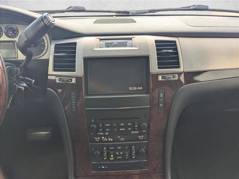 Used 2013 Cadillac Escalade 2WD image 11