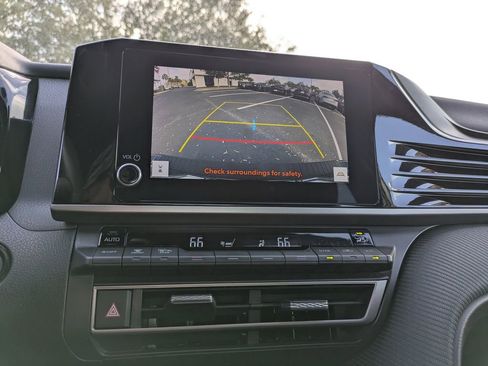 Used 2025 Toyota Camry SE image 19