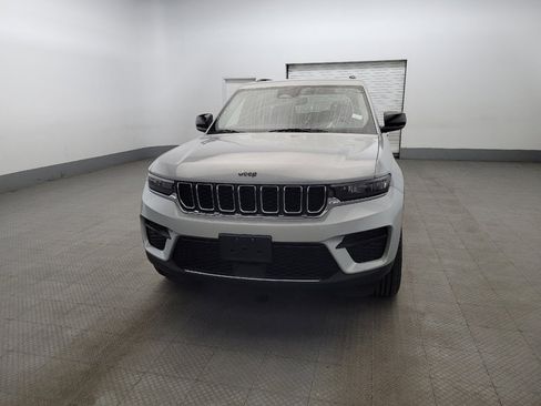 Used 2023 Jeep Grand Cherokee Laredo image 15