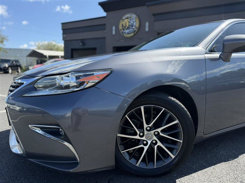 Used 2016 Lexus ES 350 w/ Navigation System Package FWD image 2