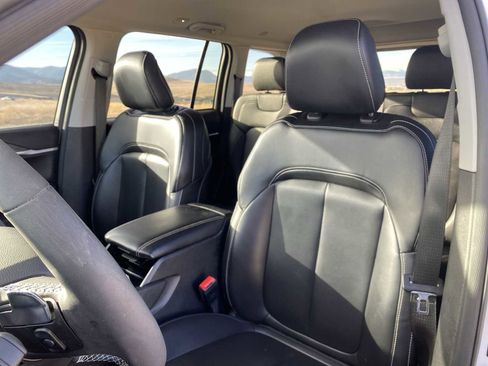 Certified 2023 Jeep Grand Cherokee Limited w/ Black Appearance Package image 17