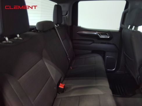 Used 2023 GMC Sierra 1500 SLE image 36