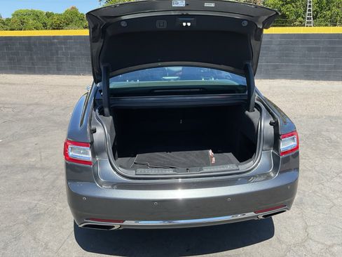 Used 2020 Lincoln Continental Reserve w/ Luxury Package FWD image 25
