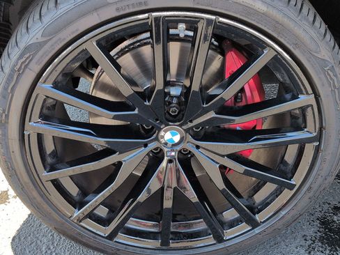 Used 2023 BMW X5 sDrive40i w/ M Sport Package RWD image 13