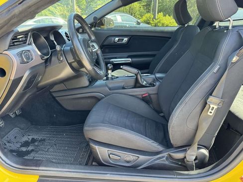 Used 2017 Ford Mustang GT w/ Black Accent Package RWD image 19