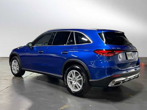 Used 2025 Mercedes-Benz GLC 300 4MATIC image 3