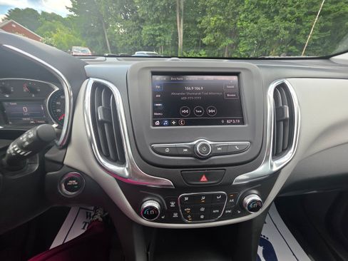 Used 2021 Chevrolet Equinox LT FWD image 11